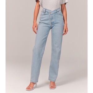NWT Abercrombie & Fitch The Dad High Rise Asymmetrical Straight Short Jeans